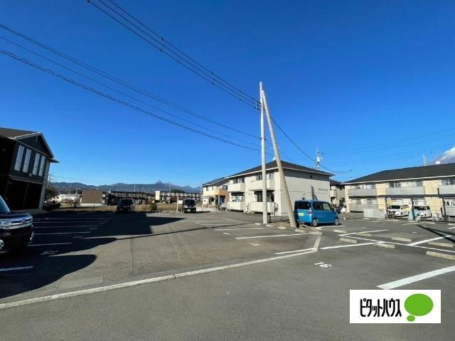 ヴィラ サンリット　Ⅰ（205） 駐車場