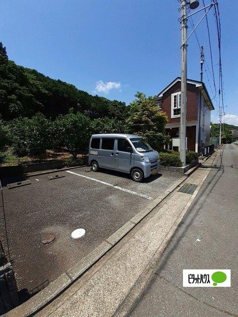 ヒルズ・アドバンスＢ（201） 駐車場