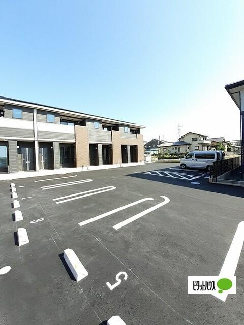 リバーアイランドⅢ（105） 駐車場