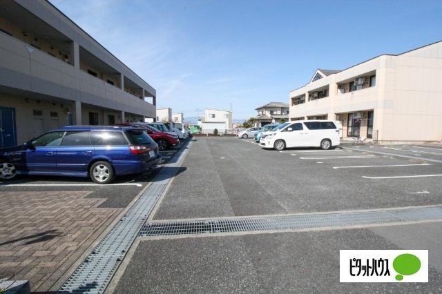 パラシオン旭Ｃ 駐車場