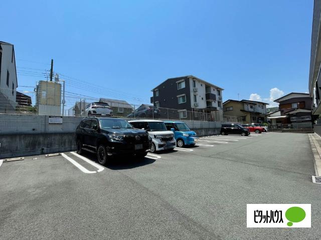 シャルマン・ペッシェ（301） 駐車場