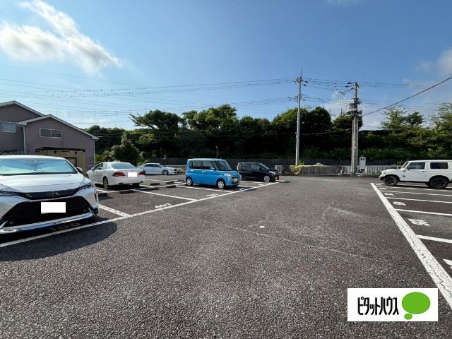 コーポサンモリッツ（207） 駐車場
