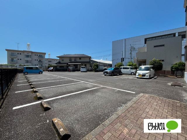 リバーパーク（302） 駐車場
