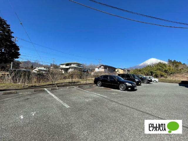 マンションレインボーⅡ（206） 駐車場