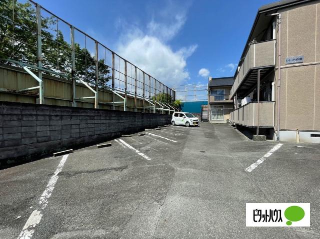 レトア加藤（201） 駐車場