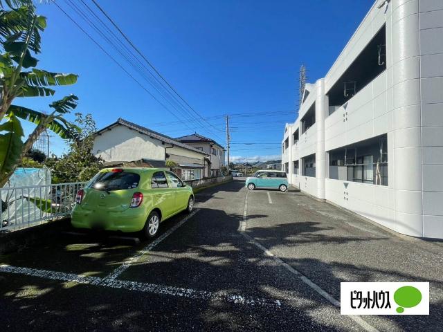 アルカディア（101） 駐車場