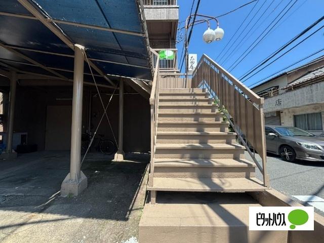 太田屋アパート（北側倉庫） ロビー