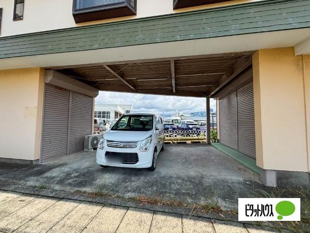 津田作業所付事務所 駐車場