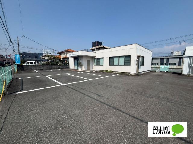 瓜島町貸事務所 駐車場
