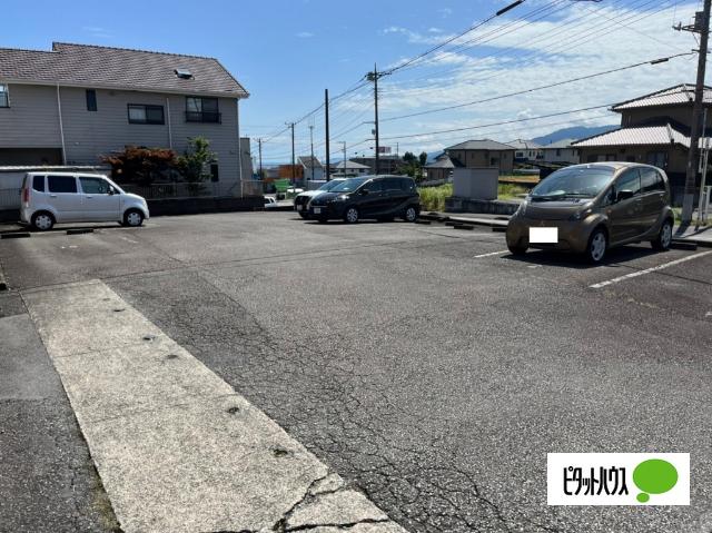 コーポ時田（201） 駐車場