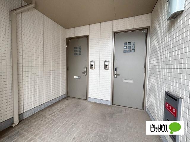 エクレールＫ?Ｂ（102） エントランス