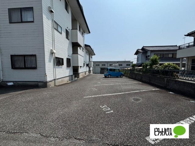 コーポ筍（302） 駐車場