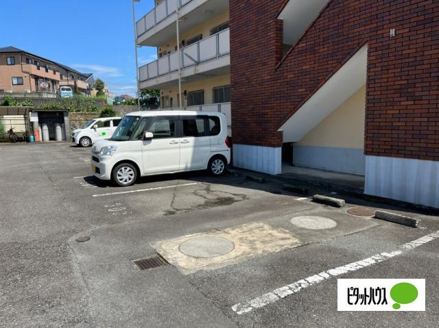 コーポ時田（201） 駐車場