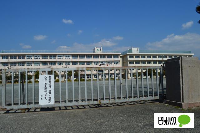 富士市立吉原小学校：742m