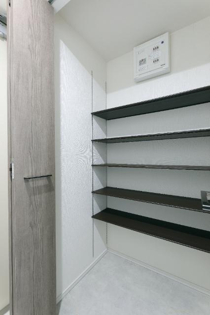G VIVRE 岡崎駅前　一棟売マンション 玄関
