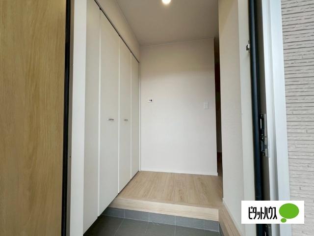 富士市入山瀬新築建売第9-2号棟 玄関