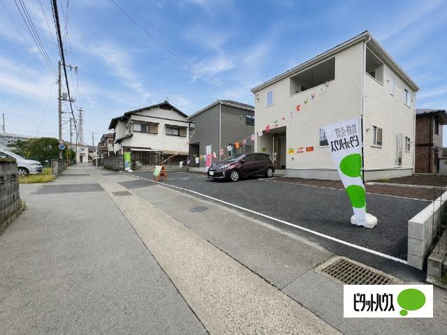 富士市入山瀬新築建売第9-2号棟 前面道路含む現地写真