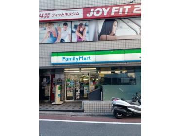 ファミリーマート南青山七丁目店：50m