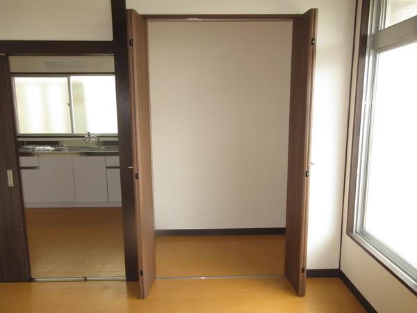 平栗ビル 収納