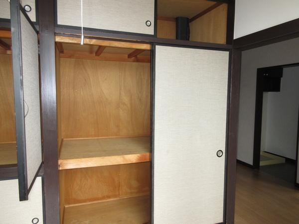 平栗ビル 収納