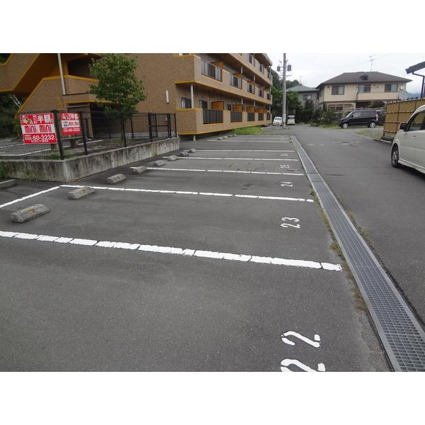レジデンスやまぶき 駐車場