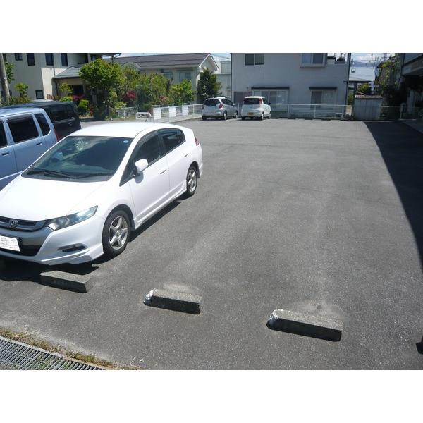 フレグランス 駐車場
