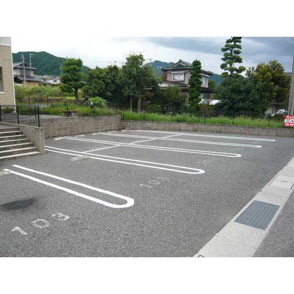 エッセ・アリエッタ 駐車場