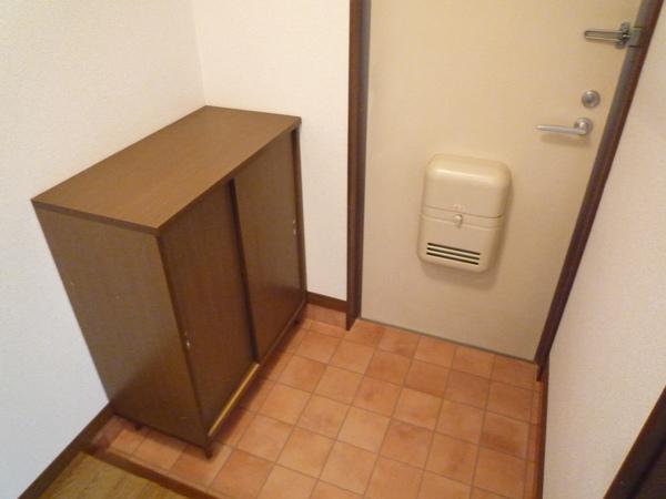 Surplus　Three　Kハウス 玄関