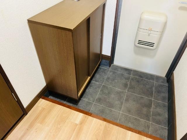 Surplus　Threeハイマート明金A 玄関