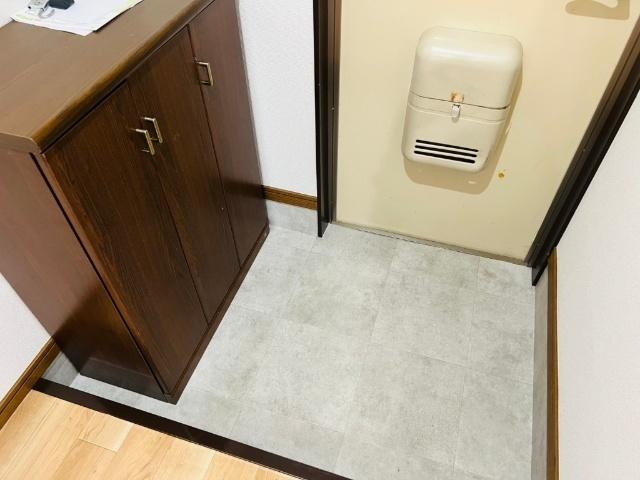 Surplus　Threeキャッスルトマト 玄関