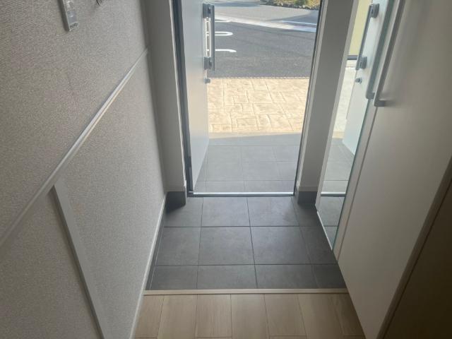 オンザロード　A 玄関