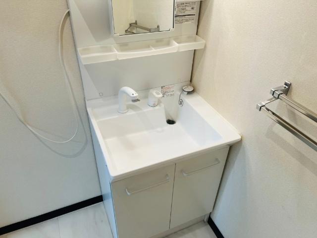 シェソワセレーノ　B 洗面