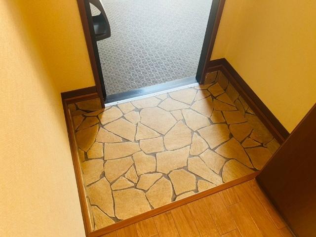 メゾンセレーノ 玄関