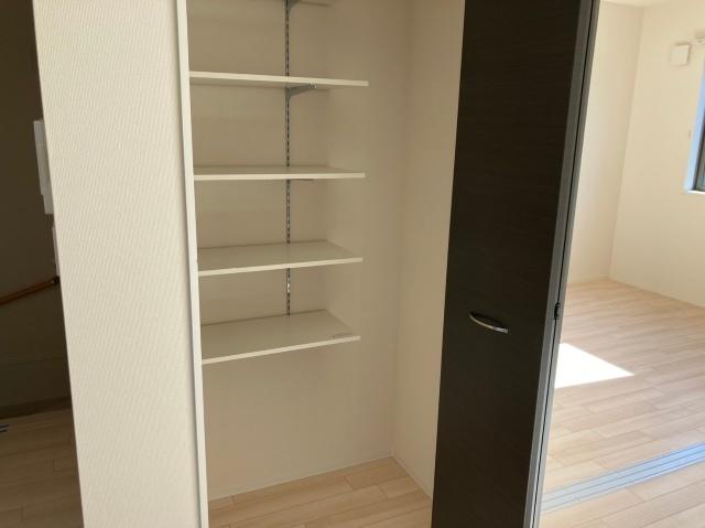 ルチェ・ソラーレ上山 収納