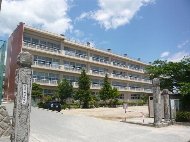 飯田市立丸山小学校：402m