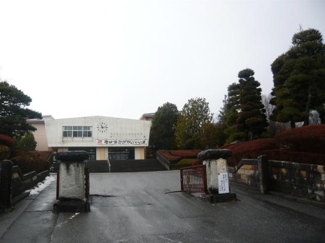 長野県飯田風越高校：851m