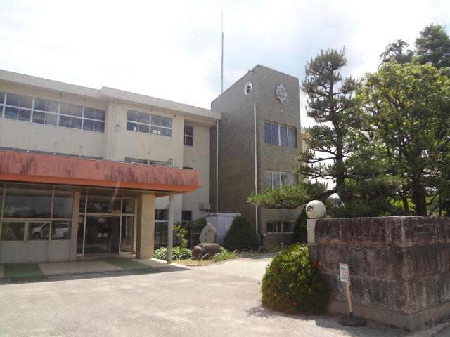 飯田市立竜丘小学校：1413m