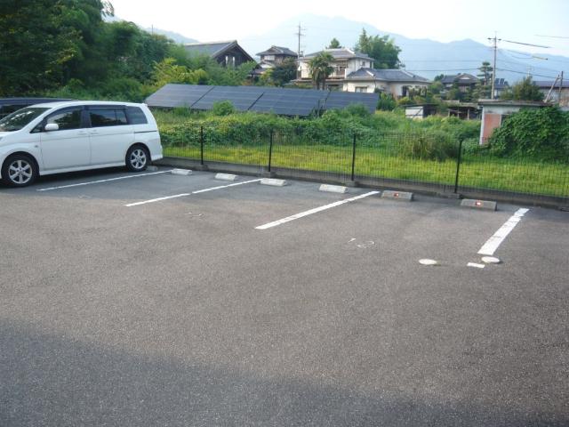 ロイヤルコート大瀬木Ⅰ 駐車場