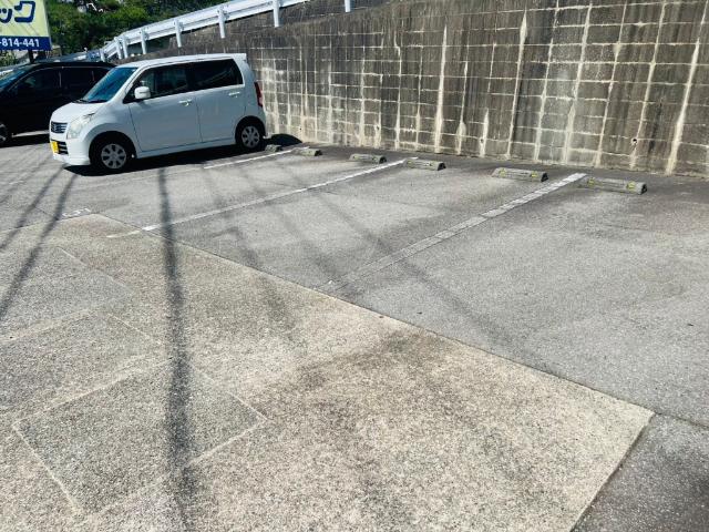 エスポワールハヤシB 駐車場