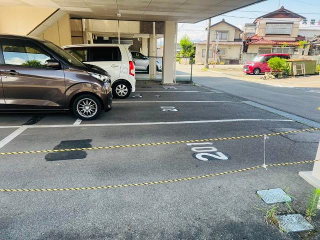 飯田広告マンション６ 駐車場