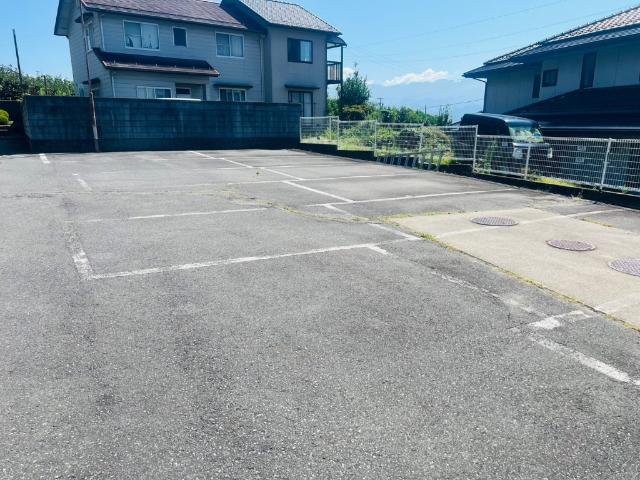 コートハウスU 駐車場