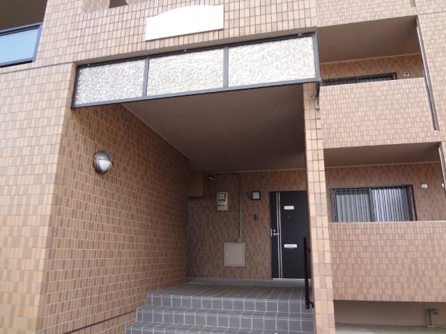 メゾン殿岡 エントランス