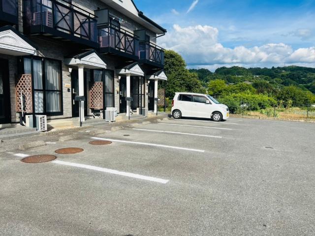 Symphony宮の前N 駐車場
