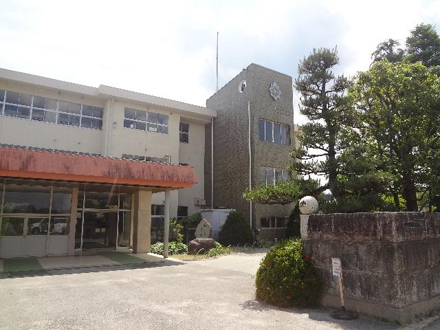 飯田市立竜丘小学校：851m