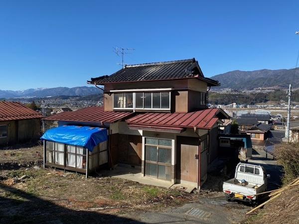 下伊那郡豊丘村神稲土地付き中古住宅 駐車場
