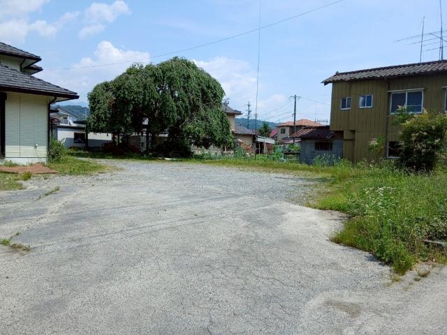 飯田市長野原中古住宅 駐車場