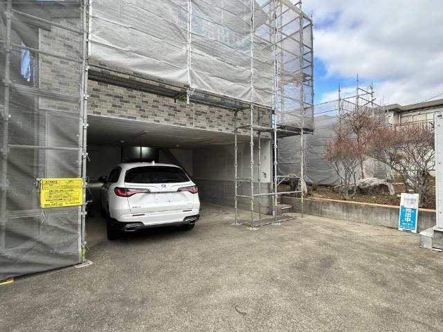 【外観別アングル　リフォーム中】外壁塗装