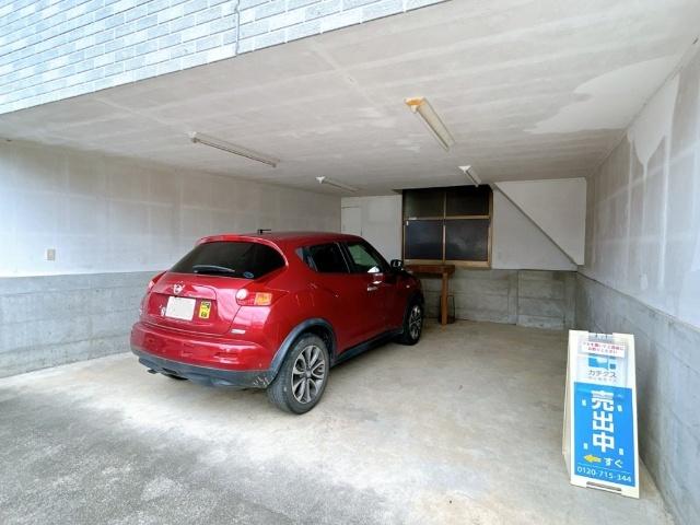 【ガレージ　現況】二台分駐車可能