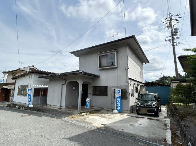 【リフォーム中/駐車場】普通車2台と軽自動車1台駐車可能なスペースに拡張いたします。