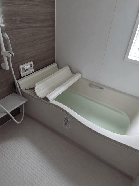 飯田市長野原　築浅中古住宅 バス／シャワー
